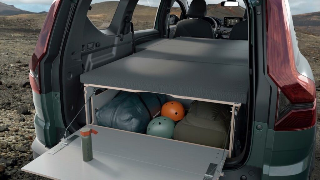 Cama a partir de un coche: Innovadora forma de aprovechar el espacio