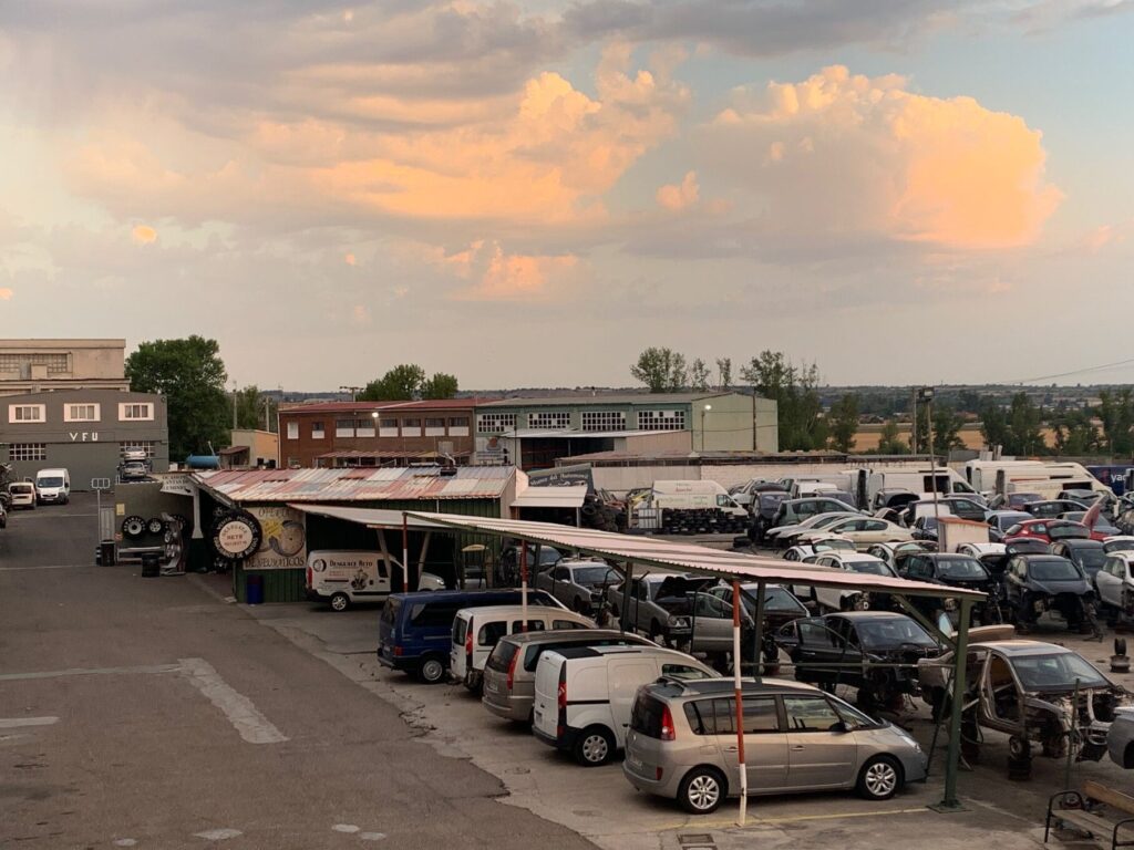 ¿Dónde encontrar Desguaces Valladolid en la ciudad de Valladolid?