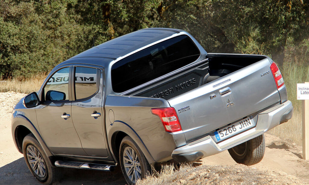 ¡Increíble coche con parte de atrás cerrada, la solución perfecta! ¡Increíble coche con parte de atrás cerrada, la solución perfecta!