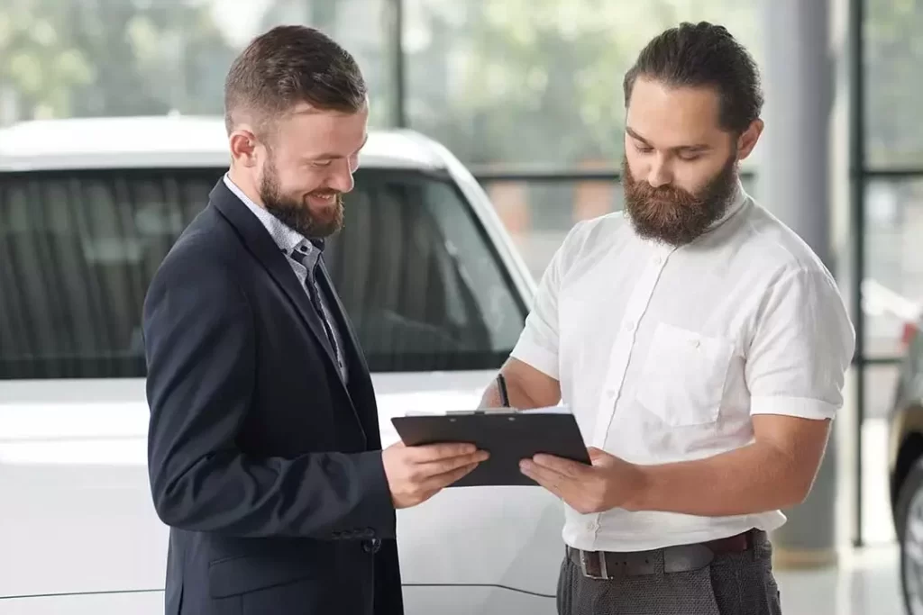 Los cónyuges pueden dar parte de dos coches de la misma compañía: descubre cómo. Los cónyuges pueden dar parte de dos coches de la misma compañía: descubre cómo.