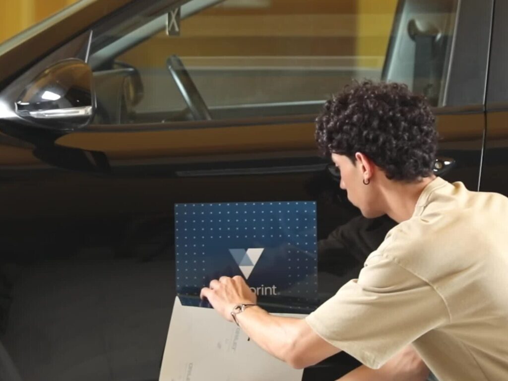 Transforma tu coche con Vinilos de Coche en la Parte Interior de la Puerta